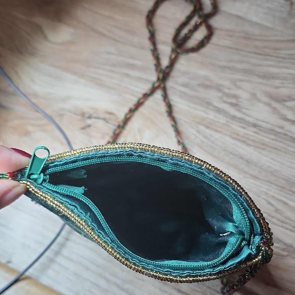 Festive Green Red Beaded Mini Crossbody Purse Bag Santa Winter Wonderland - Picture 4 of 8